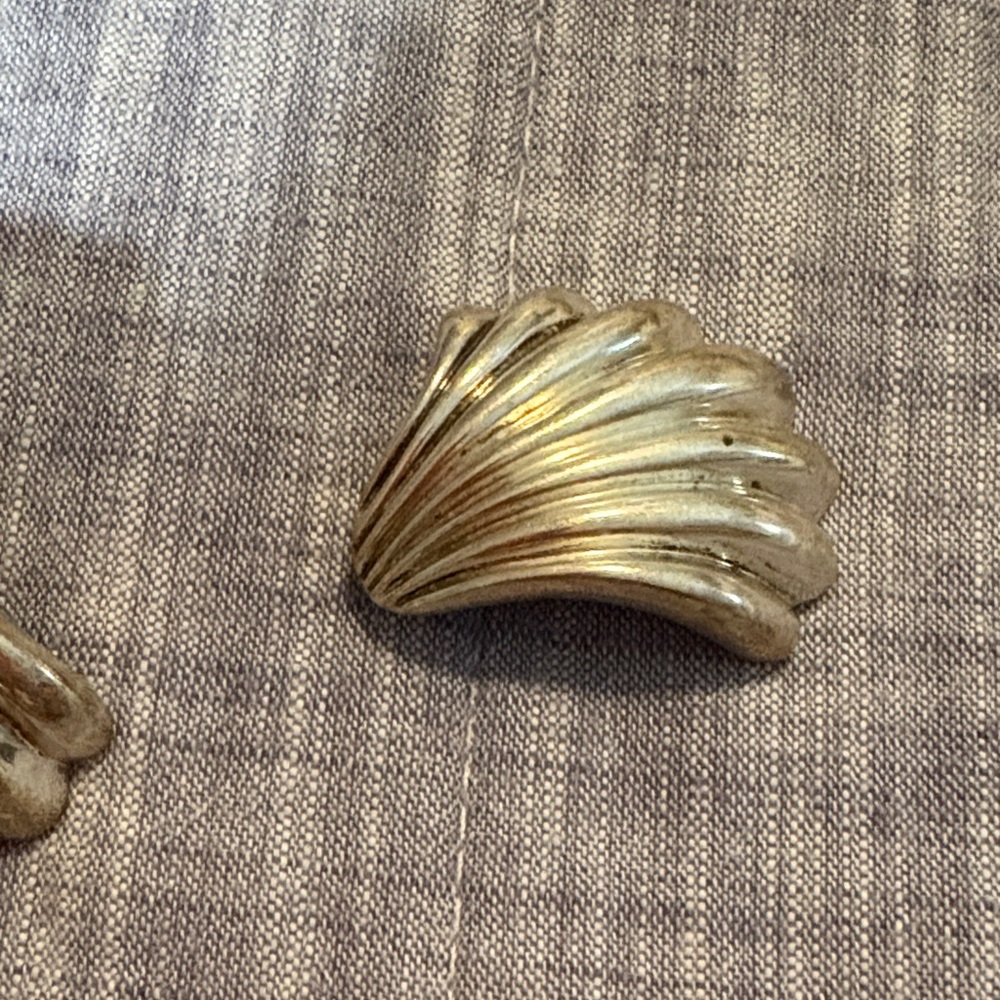 Silver Shell Earrings - Picture 3 of 3